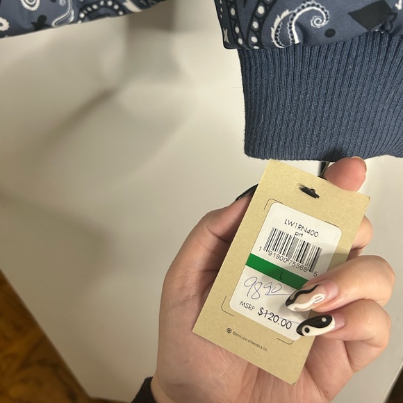 New w/ tags Levi’s puffer coat/bomber jacket! - Picture 3 of 3